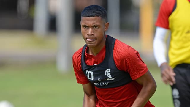 kaizer-chiefs-sign-stellenbosch-youngster-faiz-abrahams-on-loan-3