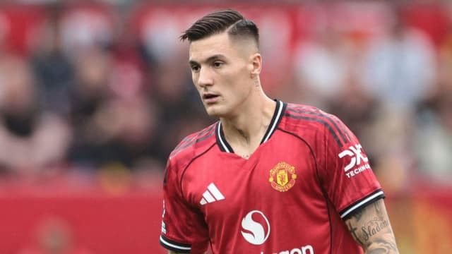 man-utd-striker-benjamin-sesko-avoids-major-injury-out-for-a-month-2