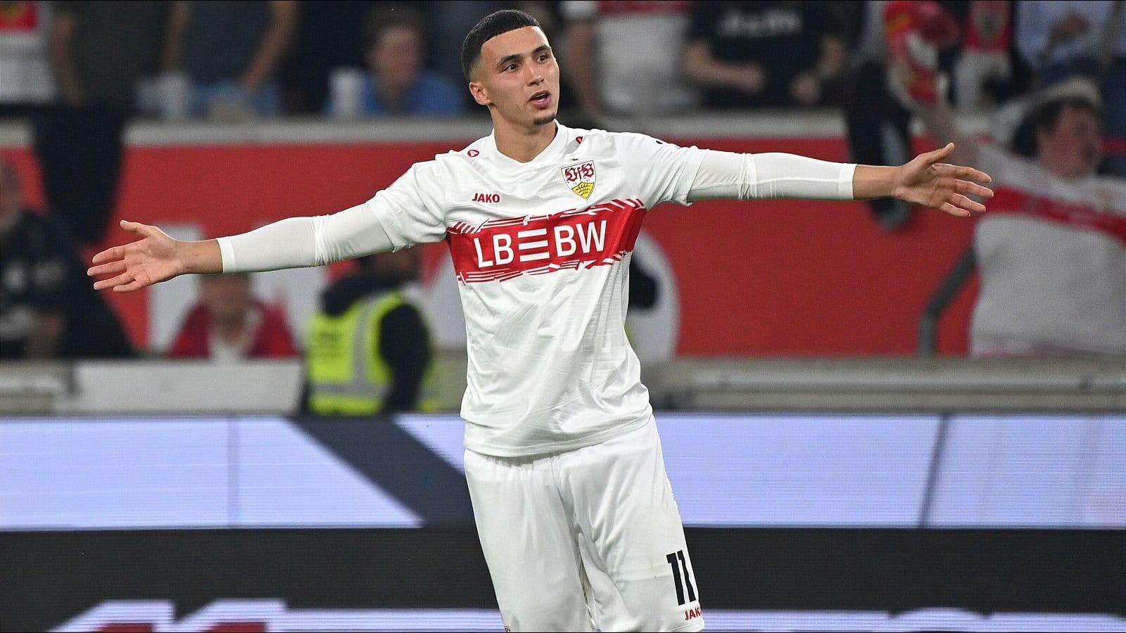 VfB Stuttgart silence critics with confident win over St. Pauli