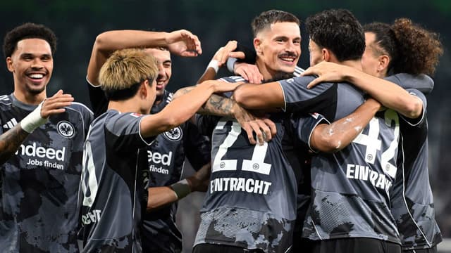 bundesliga-wrap-frankfurt-prevail-in-spectacle-at-borussia-park