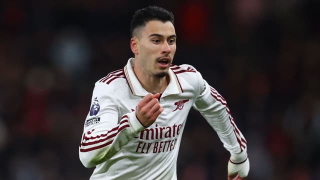 gabriel-martinelli-apologises-to-conor-bradley-for-shoving-him-off-the-pitch-1