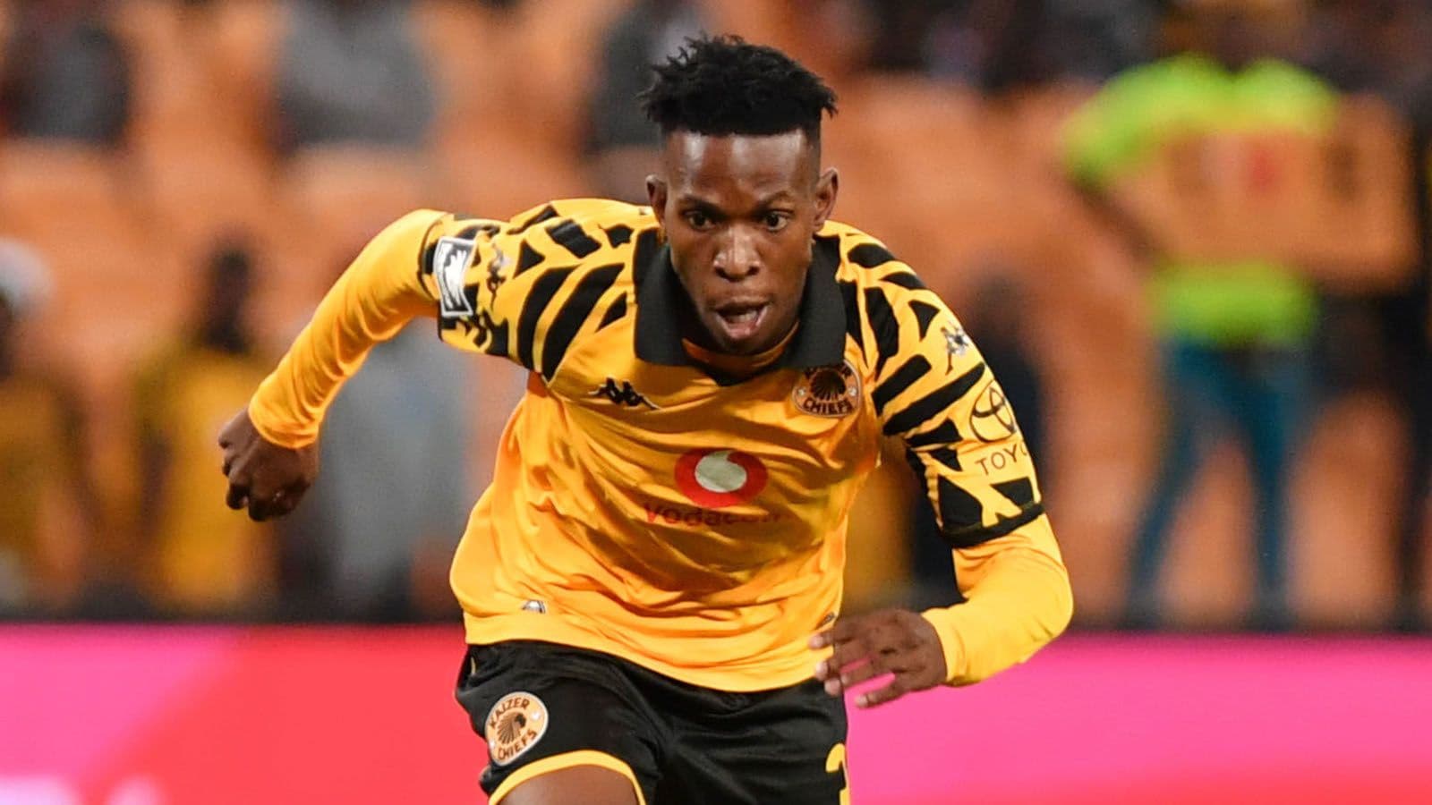 Cedric Kaze praises 'fearless' Thulani Mabaso after Kaizer Chiefs debut