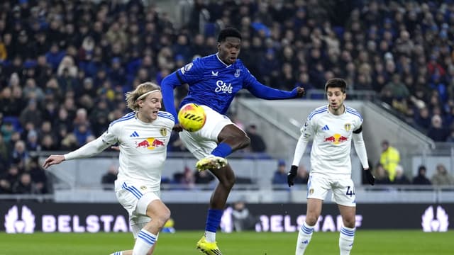 thierno-barry-on-target-again-as-everton-held-to-premier-league-draw-with-leeds-2