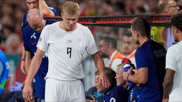 erling-haaland-limps-off-in-norway-match-as-man-city-sweat-on-strikers-fitness