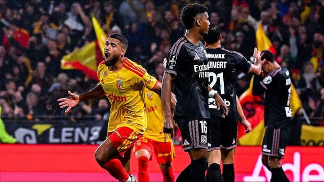 lens-claim-victory-with-10-men-to-end-lyons-unbeaten-ligue-1-run