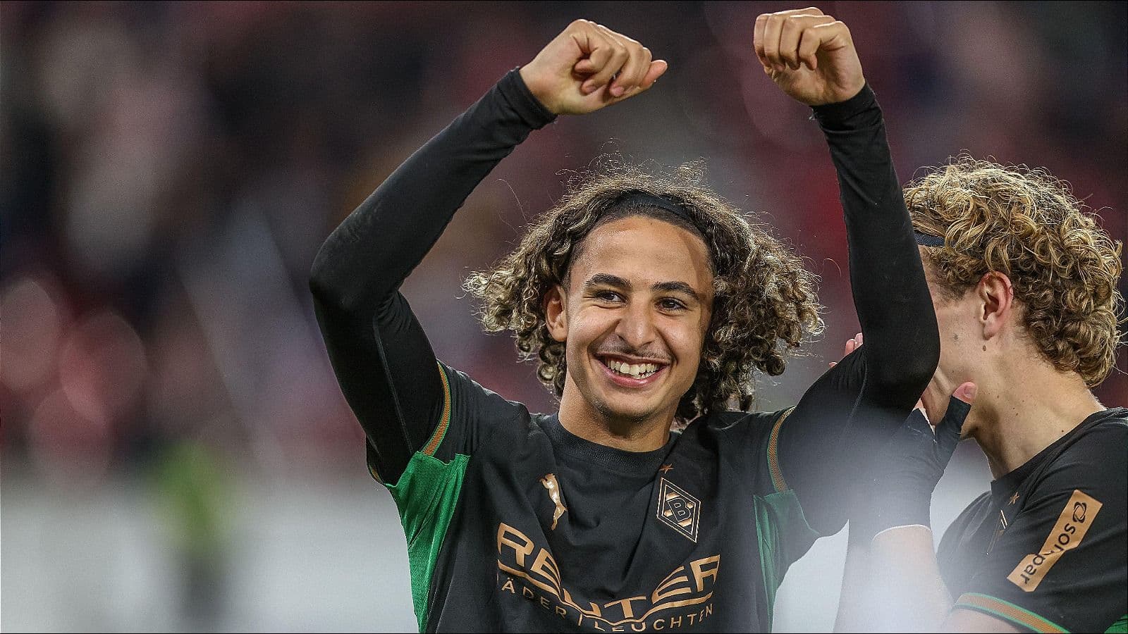 Wael Mohya inspires Gladbach to end losing run with Stuttgart comeback