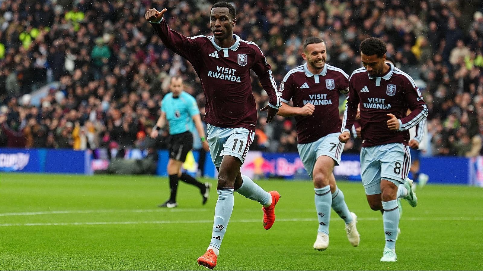 Nicolas Jackson brace for Aston Villa ends Man City's perfect Premier League start