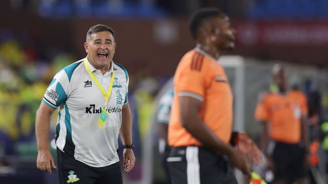 roberto-bianchi-lauds-mabululu-as-wiliete-sc-oust-mamelodi-sundowns-from-champions-league-1