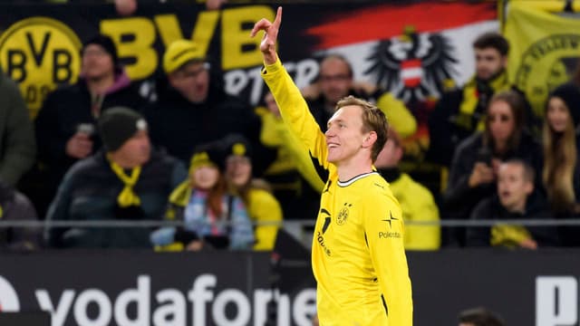 bundesliga-dortmund-go-top-with-hard-fought-win-over-eintracht-frankfurt