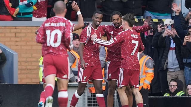 iraola-backs-alexander-isak-to-keep-firing-for-liverpool-after-brighton-win