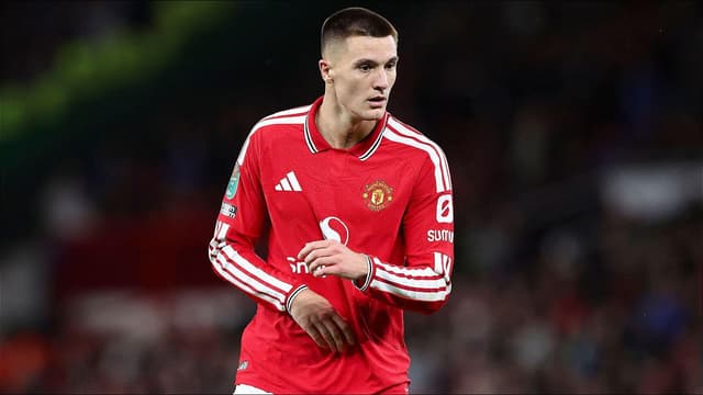 benjamin-sesko-set-for-lengthy-man-utd-injury-absence-2
