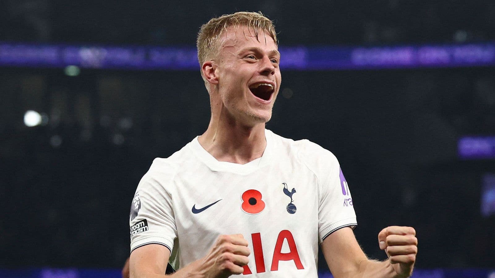 Tottenham beat ten-man palace to secure third consecutive Premier League win