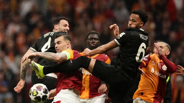 galatasaray-thrash-juventus-in-thrilling-champions-league-play-off-first-leg-1