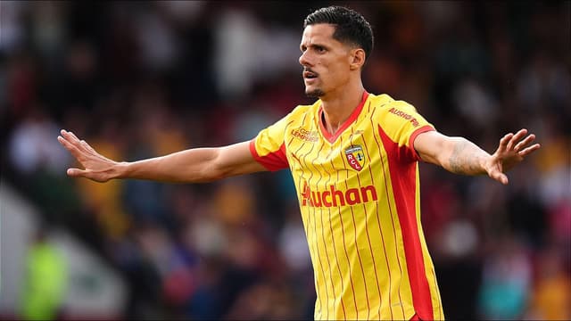 florian-sotoca-insists-lens-still-in-ligue-1-title-hunt-despite-mounting-psg-pressure-1