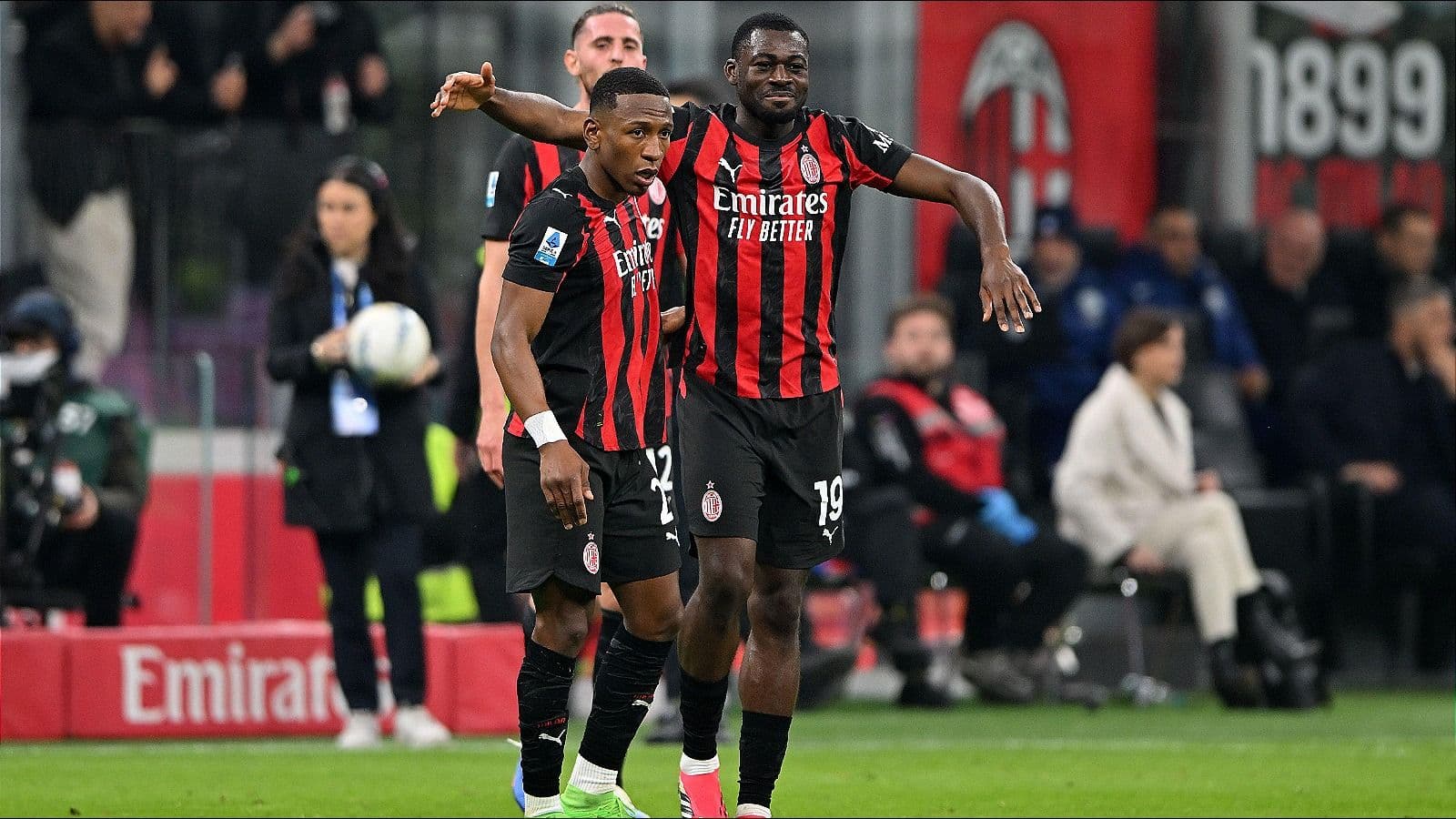 Massimiliano Allegri plays down title talk after AC Milan sink Inter Milan