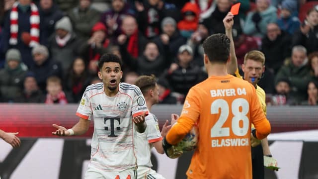 nine-man-bayern-munich-hold-on-for-a-point-at-bayer-leverkusen