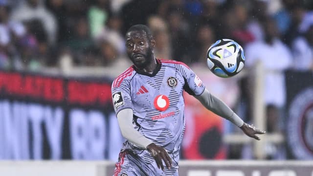 deon-hotto-says-orlando-pirates-must-soldier-on-after-siwelele-setback-3