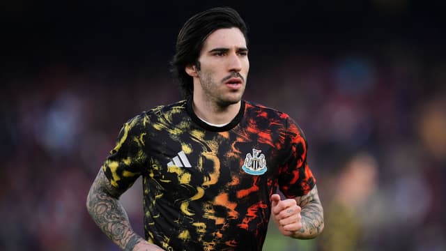 report-man-utd-eye-newcastle-star-sandro-tonali-as-casemiro-replacement