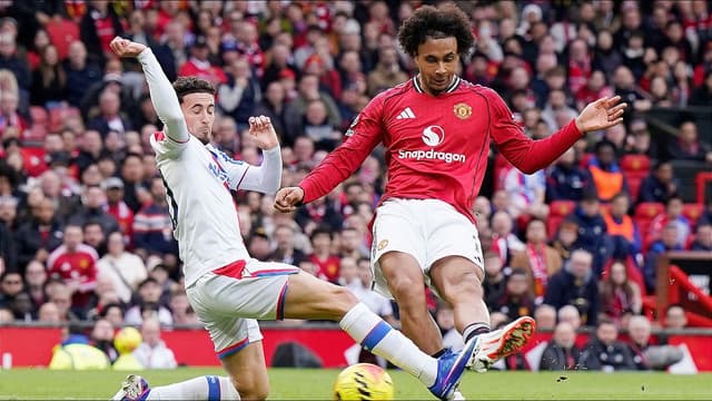 joshua-zirkzee-hails-man-utds-electric-old-trafford-buzz-2