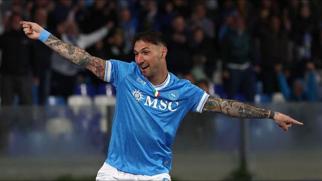 massimiliano-allegri-concedes-title-fight-as-ac-milan-lose-in-naples-1