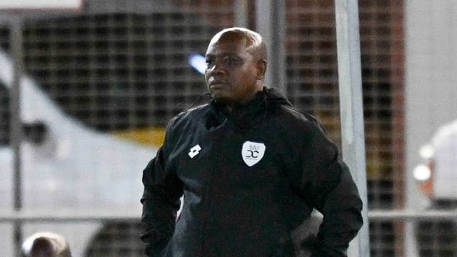 durban-city-coach-pitso-dladla-defends-tactics-following-narrow-sundowns-defeat-1