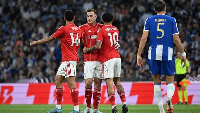 vitor-pereira-prioritises-premier-league-survival-as-forest-grind-out-porto-draw