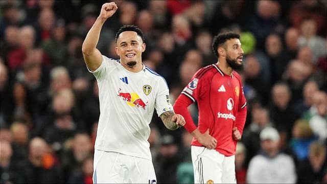 carrick-slams-martinez-red-card-as-leeds-stun-man-utd-at-old-trafford