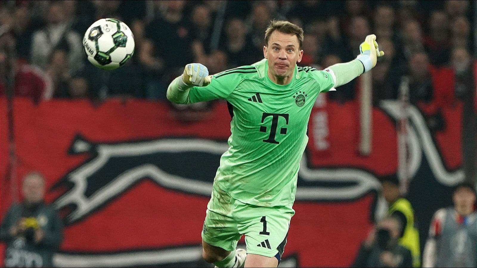 Manuel Neuer drops new contract hint as Bayern end Pokal drought
