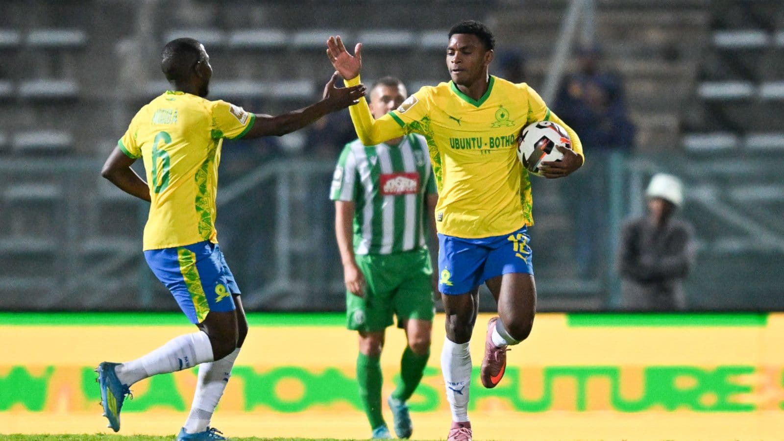 Mamelodi Sundowns beat Siwelele in 11-goal thriller for Betway Premiership record