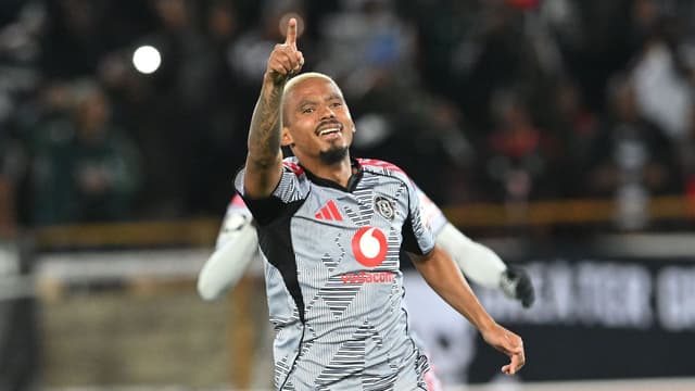 oswin-appollis-stays-grounded-as-orlando-pirates-keep-title-push-alive-2