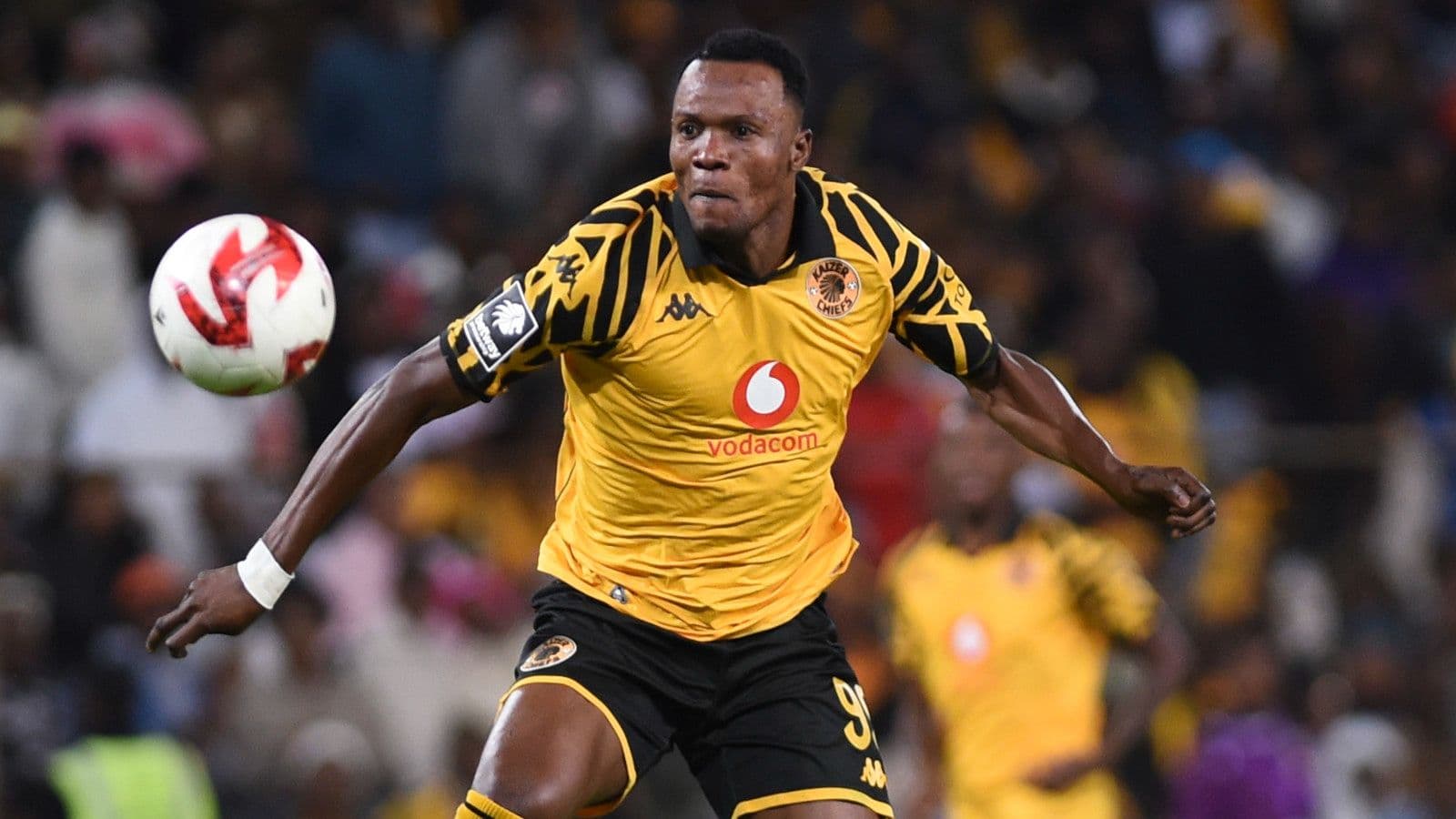 Ten-man Kaizer Chiefs dent AmaZulu's top-four hopes with narrow win in Durban