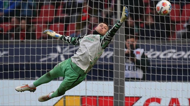karl-hein-set-for-werder-bremen-stay-as-mio-backhaus-departure-nears-1