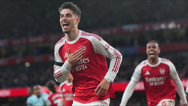 arsenal-keep-title-dream-alive-with-tight-burnley-victory-2