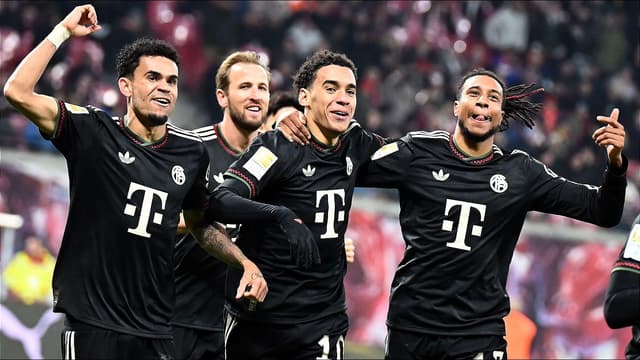 jamal-musiala-in-awe-of-bayern-munich-attackers-harry-kane-luis-diaz-michael-olise-1