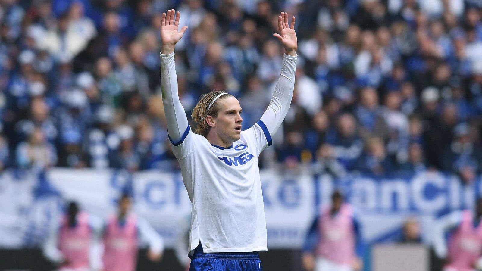 Monchengladbach sign defender David Herold from Karlsruher