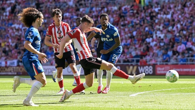 sunderland-sink-chelsea-2-1-at-home-to-seal-historic-european-return-2