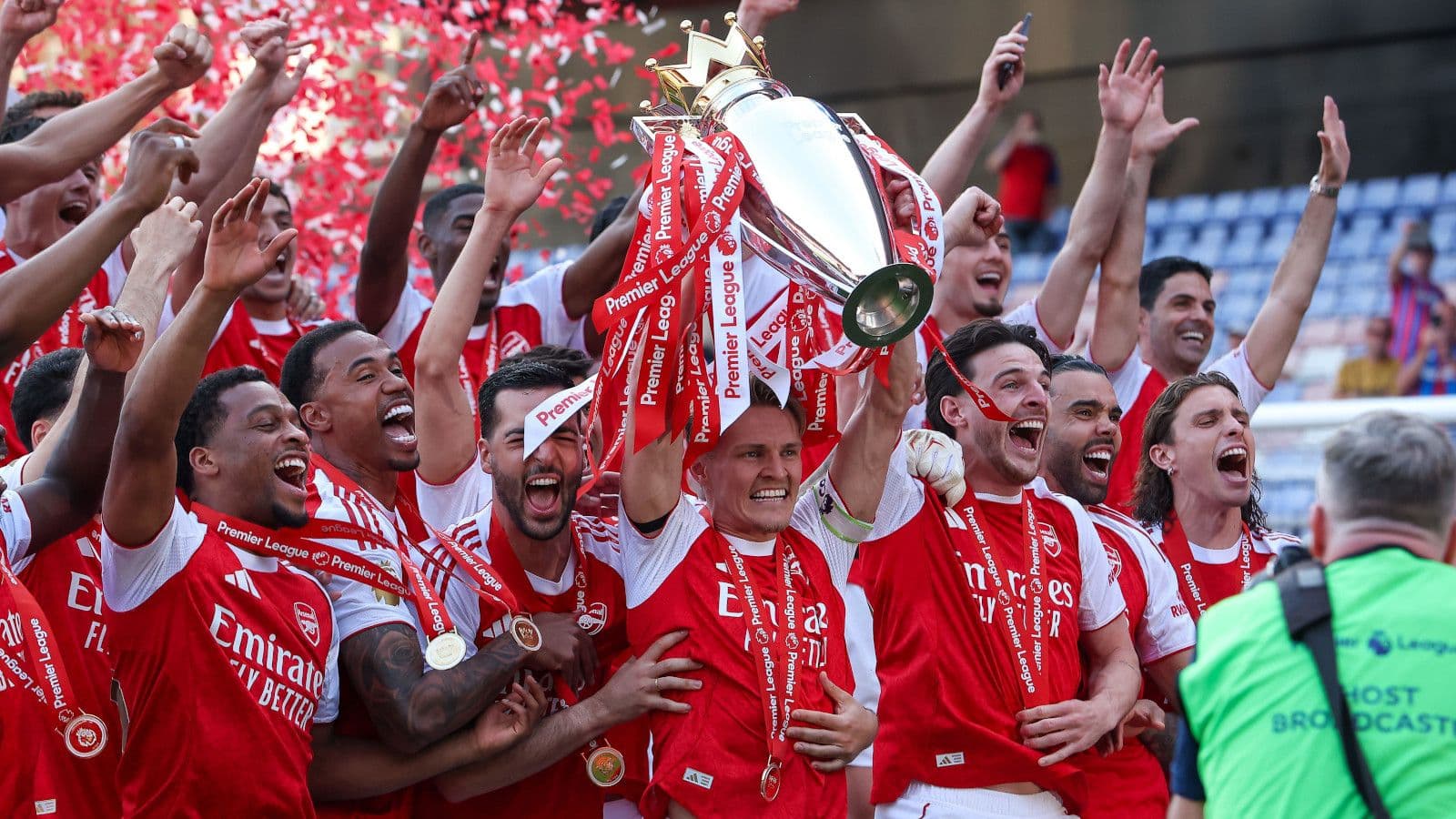Champions Arsenal toast title glory with victory over Crystal Palace