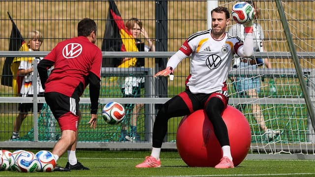 fit-manuel-neuer-back-in-germany-training-camp-ahead-of-world-cup-1