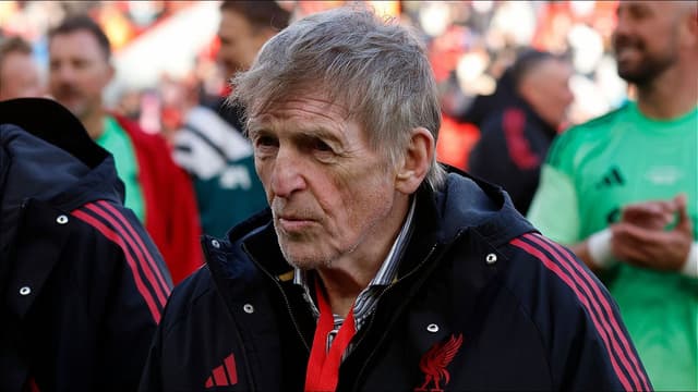 liverpool-legend-sir-kenny-dalglish-reveals-cancer-battle-2