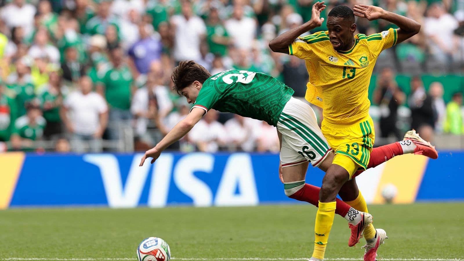 Former Bafana Bafana coach Palacios refuses to blame Sithole for Mexico defeat