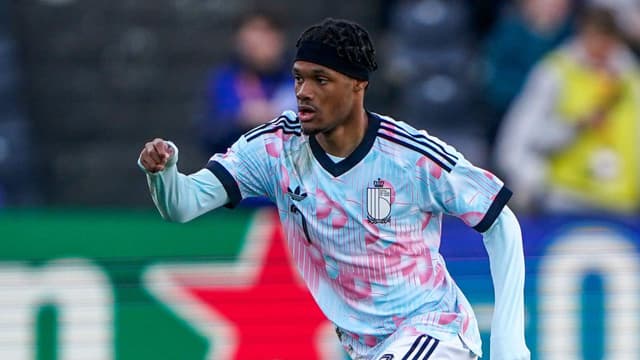 report-dortmund-winger-julien-duranville-set-for-lyon-move