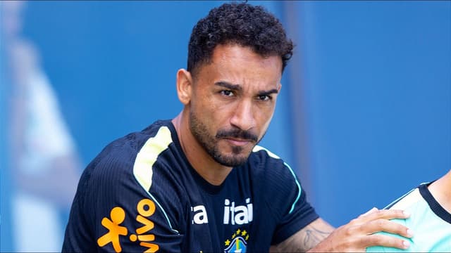 danilo-demands-brazil-wake-up-vs-haiti-after-morocco-disappointment-at-fifa-world-cup