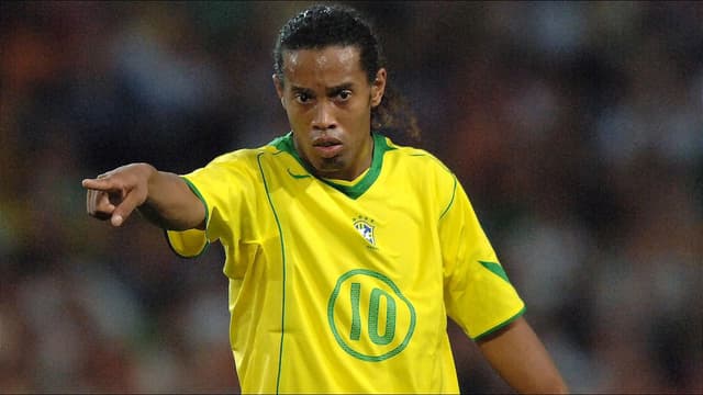 brazil-icon-ronaldinho-makes-shock-football-comeback