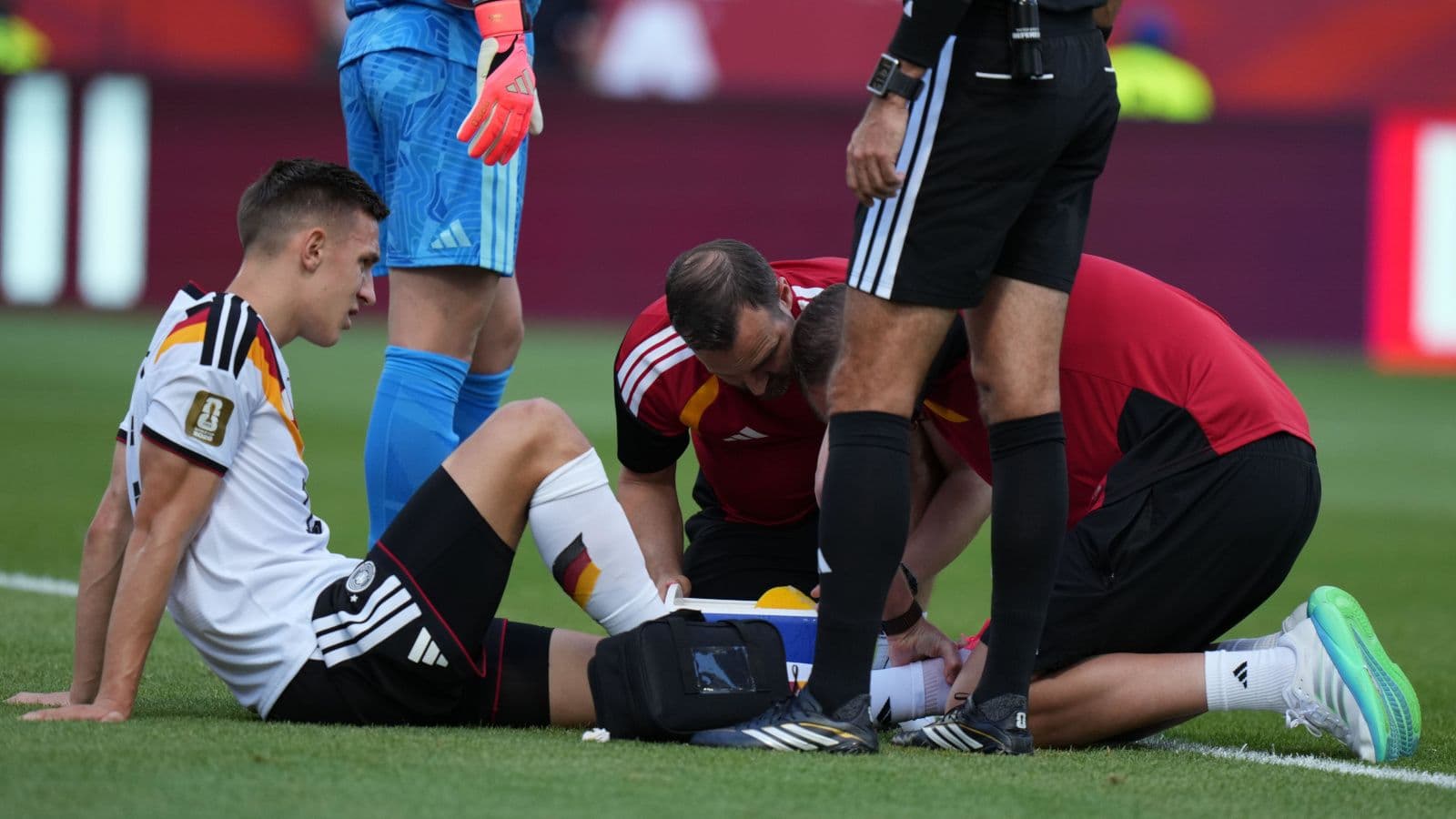 Nico Schlotterbeck picks up potentially serious injury in Germany win over Ivory Coast