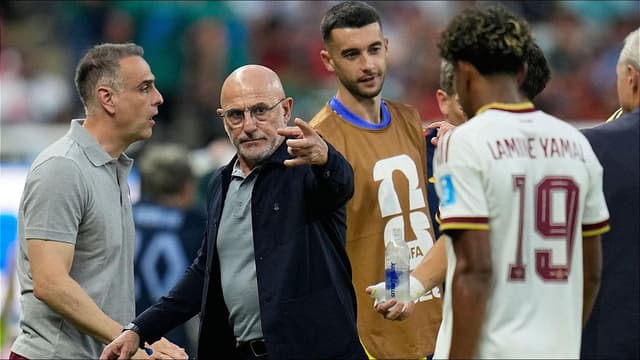 luis-de-la-fuente-salutes-spains-fighting-spirit-in-hard-earned-uruguay-victory-2