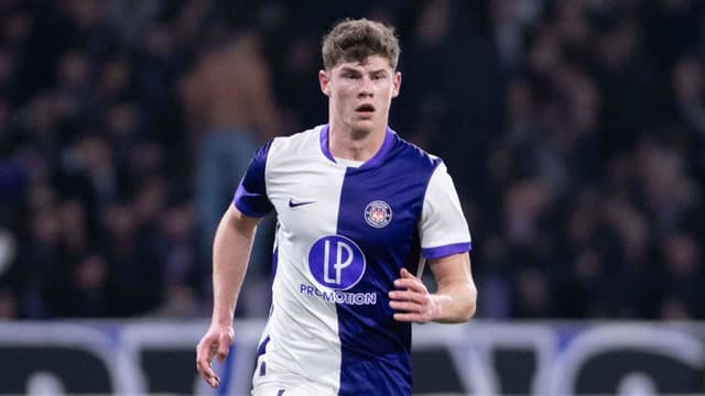 crystal-palace-still-considering-toulouse-defender-charlie-cresswell