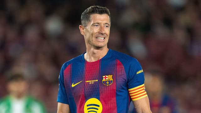 barcelona-star-robert-lewandowski-signs-for-mls-team-chicago-fire