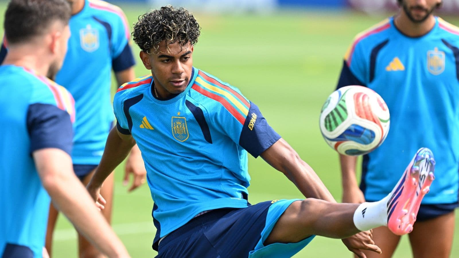 Spain boss Luis de la Fuente backs Lamine Yamal to shine against Portugal