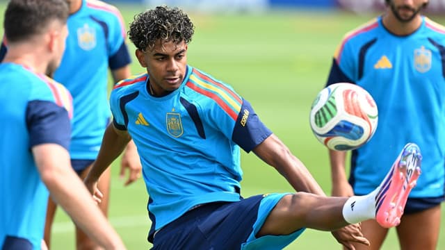 spain-boss-luis-de-la-fuente-backs-lamine-yamal-to-shine-against-portugal-2
