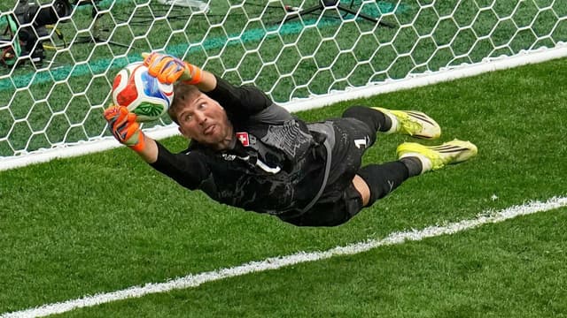 gregor-kobel-the-hero-as-switzerland-edge-colombia-to-reach-fifa-world-cup-quarter-finals